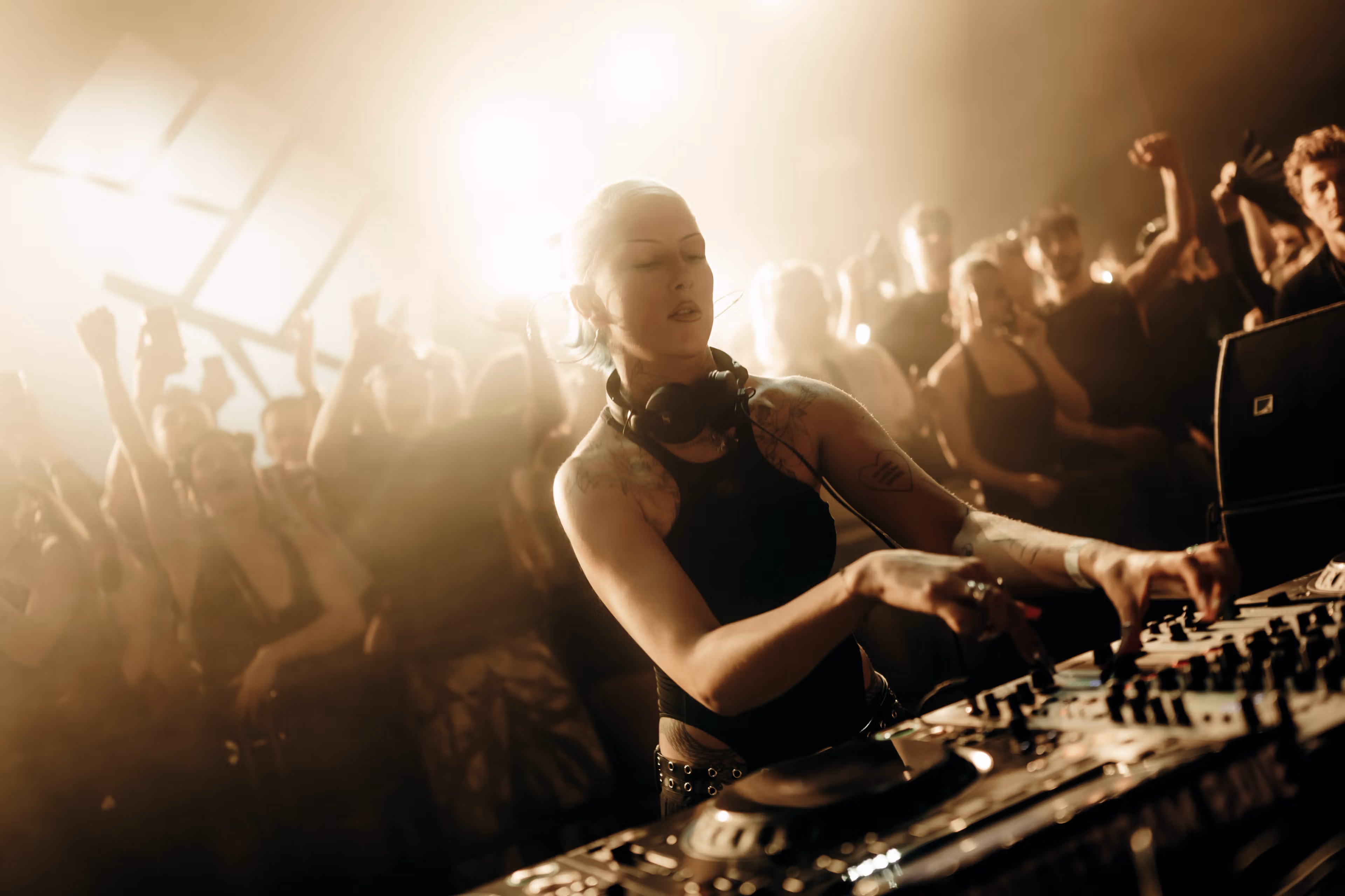 Beach Sessions with CLOUDY | Rotterdam Rave cover image
